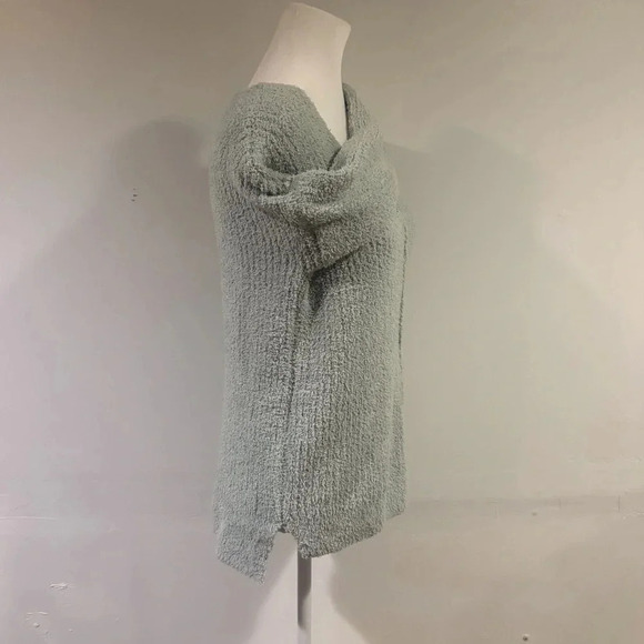 Cupcakes and Cashmere Sweater - Picture 3 of 11